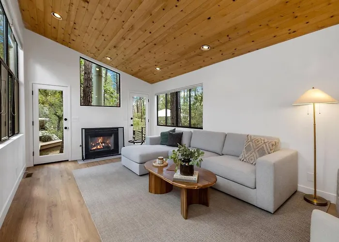Luxe Treehouse /stunning Woodside 4/3 *