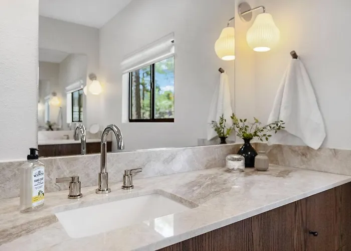 Luxe Treehouse /stunning Woodside 4/3 *