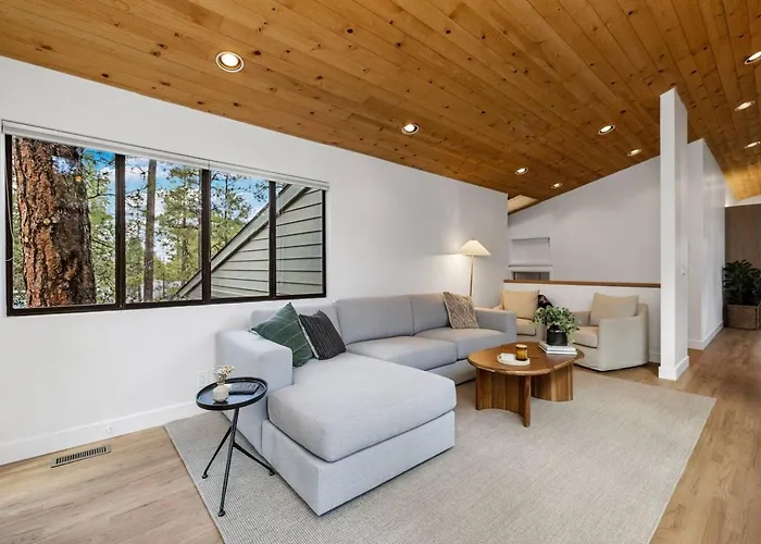 Luxe Treehouse /stunning Woodside 4/3 *
