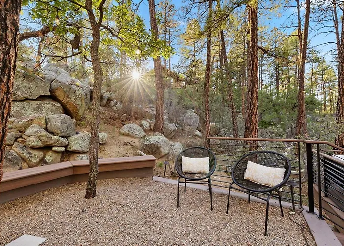 Luxe Treehouse /stunning Woodside 4/3