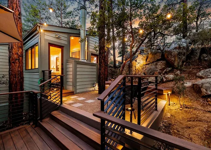 Luxe Treehouse /stunning Woodside 4/3 Ferienhaus